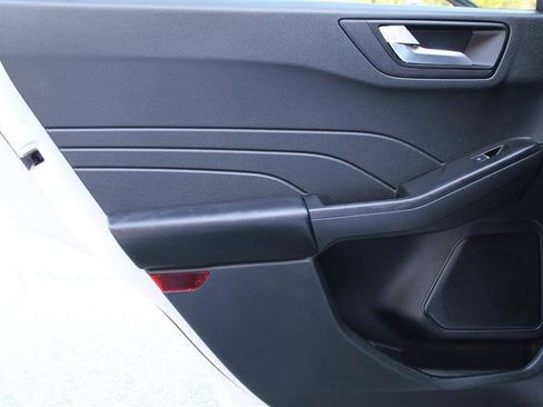Used 2022 Ford Escape SEL FWD image 22