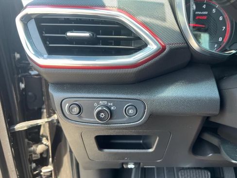 Used 2022 Chevrolet TrailBlazer RS FWD image 15