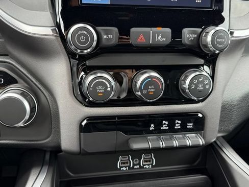 New 2026 RAM 1500 Express AWD/4WD image 21