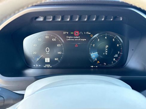 Used 2017 Volvo XC90 T6 Momentum w/ Vision Package image 27