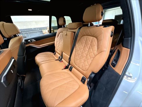 Used 2025 BMW X7 xDrive40i w/ M Sport Package AWD/4WD image 28