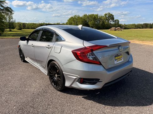 Used 2017 Honda Civic EX-T image 3