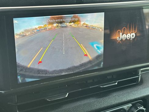 Used 2024 Jeep Wrangler Willys image 19