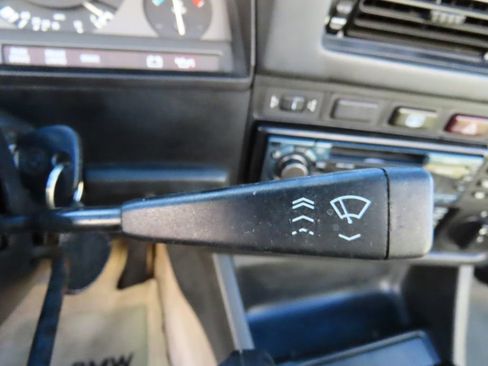 Used 1987 BMW 325i Convertible image 33