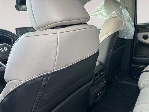 New 2026 Honda Pilot Touring image 15