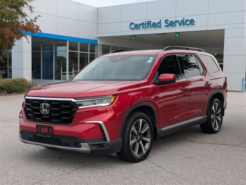 Used 2023 Honda Pilot Elite image 4