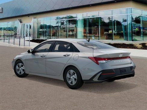 New 2026 Hyundai Elantra SE image 5