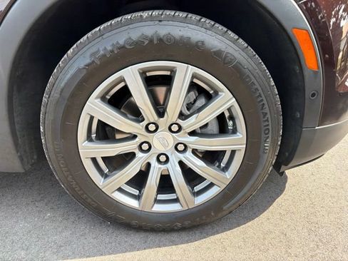 Used 2021 Cadillac XT4 Premium Luxury AWD/4WD image 9