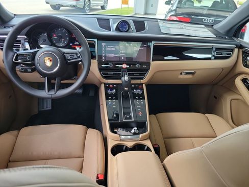 New 2026 Porsche Macan AWD/4WD image 18