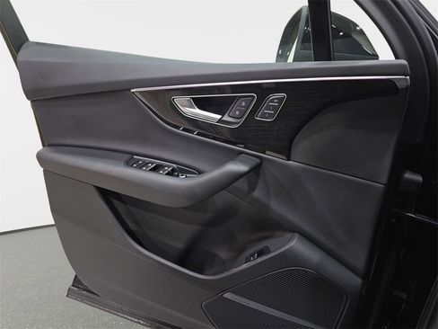 Certified 2025 Audi Q7 2.0T Premium w/ Convenience Plus Package image 27