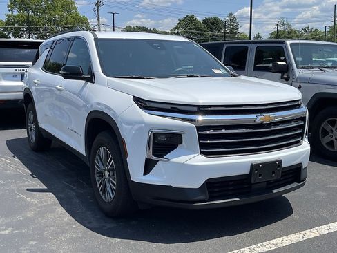 Certified 2024 Chevrolet Traverse LT AWD/4WD image 10