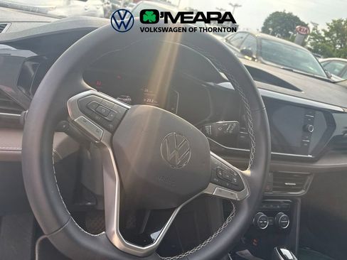 Used 2023 Volkswagen Taos SEL AWD/4WD image 3