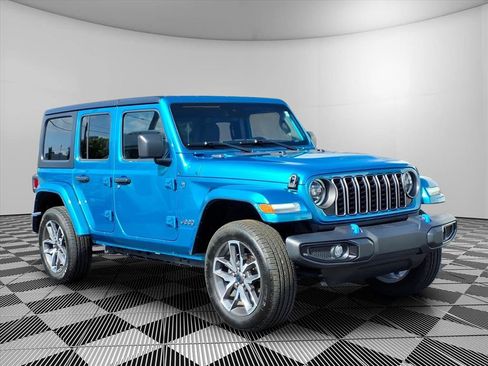 Used 2024 Jeep Wrangler Unlimited w/ Convenience Group AWD/4WD image 1