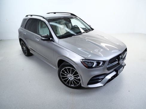 Used 2021 Mercedes-Benz GLE 350 4MATIC image 4