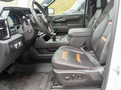 Used 2023 GMC Sierra 1500 AT4 w/ AT4 Preferred Package AWD/4WD image 12