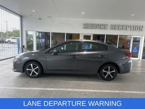 Used 2022 Subaru Impreza Premium image 2