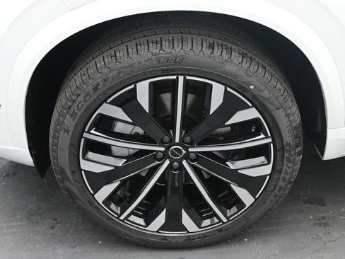 New 2026 Volvo XC90 B6 Plus AWD/4WD image 4