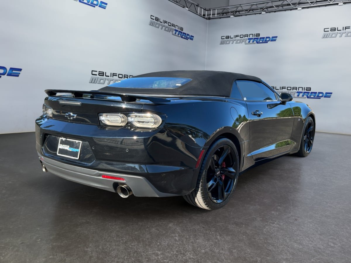 Used 2020 Chevrolet Camaro SS RWD image 5