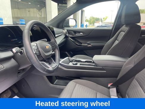 Used 2026 Chevrolet Equinox LT AWD/4WD image 13