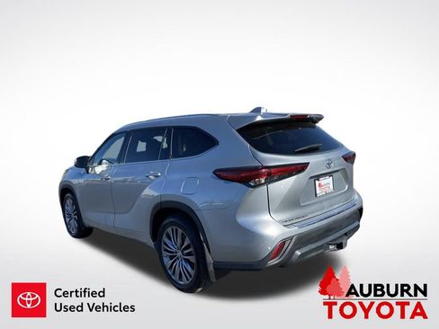 Certified 2020 Toyota Highlander Platinum AWD/4WD image 6