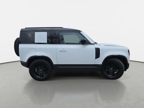 Used 2025 Land Rover Defender 90 S image 4
