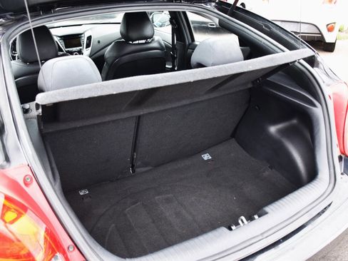 Used 2013 Hyundai Veloster Base 3dr Coupe DCT w/ Tech Pkg image 8