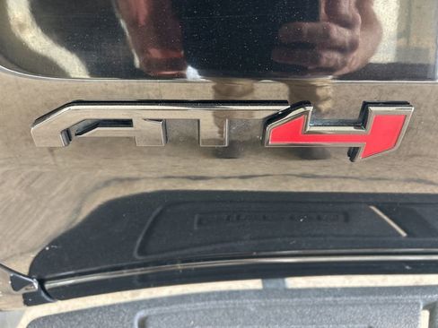 Used 2021 GMC Sierra 1500 AT4 w/ AT4 Premium Package AWD/4WD image 32