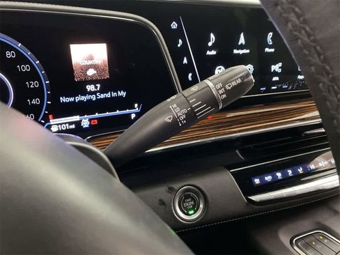 Used 2021 Cadillac Escalade ESV Premium Luxury image 24