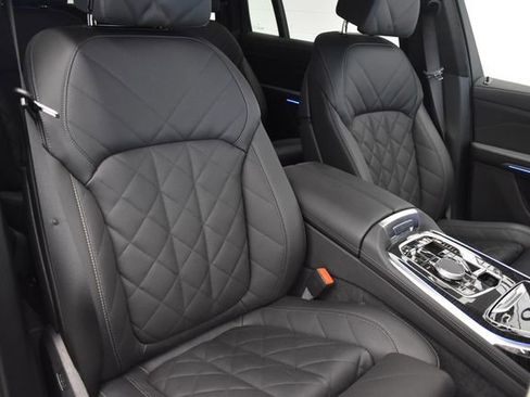 Used 2026 BMW X7 xDrive40i AWD/4WD image 6