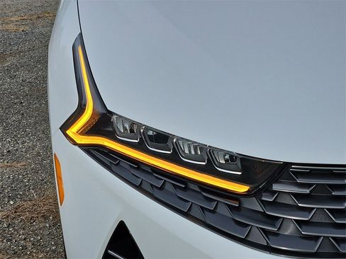 Used 2023 Kia K5 LXS image 10