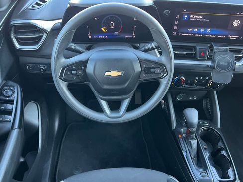 Used 2024 Chevrolet TrailBlazer LS w/ LS Convenience Package image 15