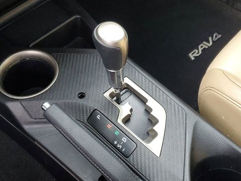 Used 2015 Toyota RAV4 Limited image 21