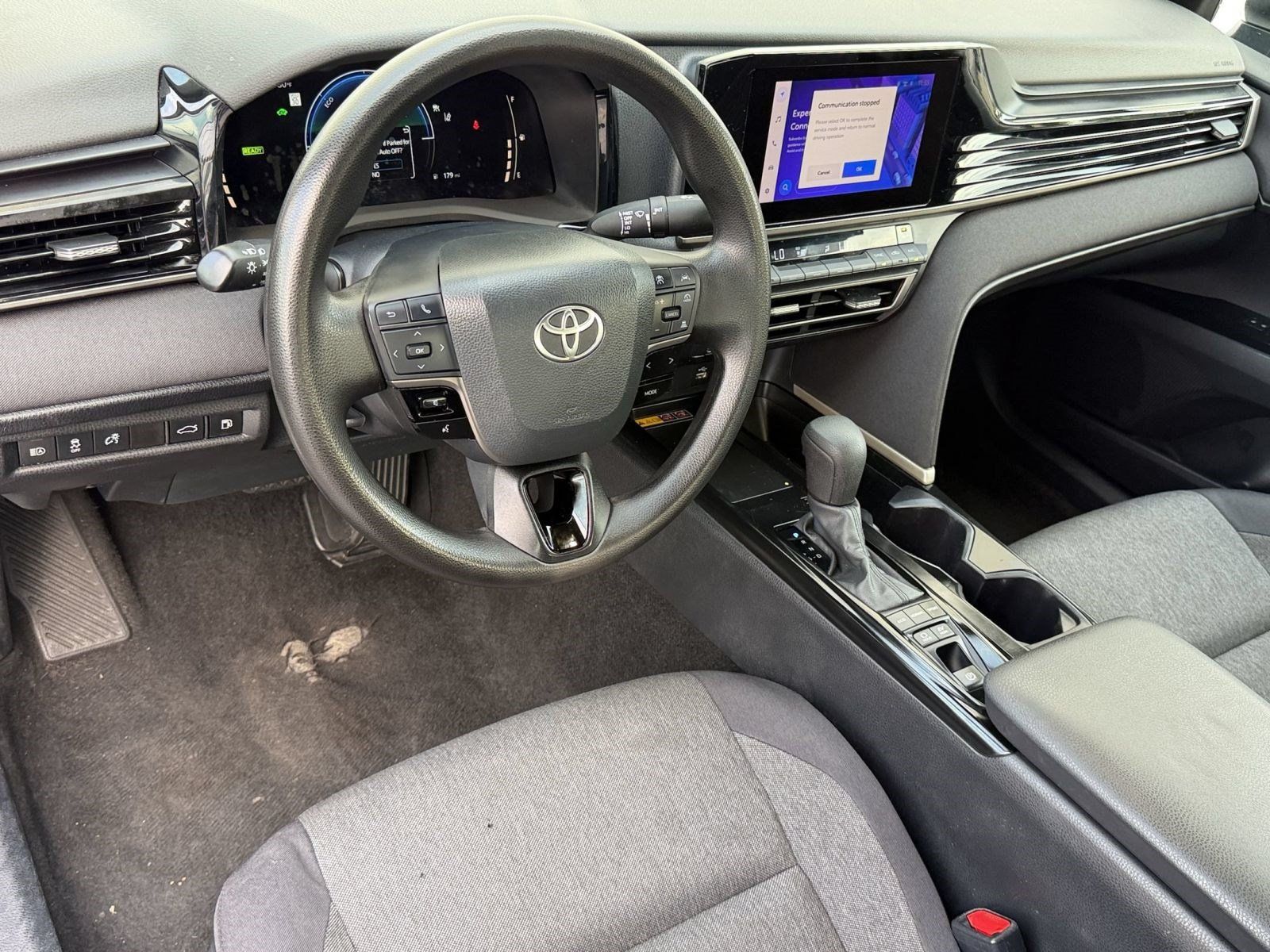 Used 2025 Toyota Camry LE FWD image 4