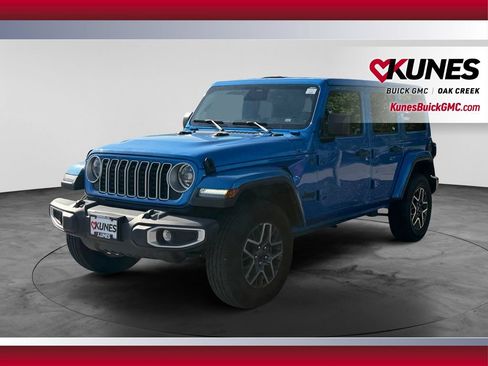 Used 2025 Jeep Wrangler Unlimited Sahara AWD/4WD image 5