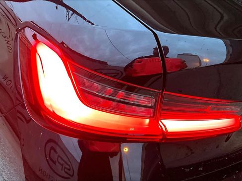 Certified 2025 BMW 330i Sedan image 28