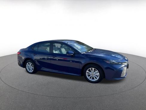 Used 2025 Toyota Camry LE image 2