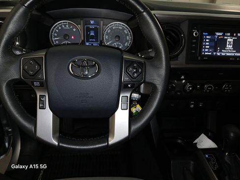 Used 2019 Toyota Tacoma SR5 image 15