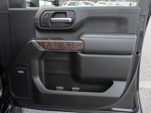 Used 2023 GMC Sierra 2500 Denali w/ Denali Ultimate Package image 28