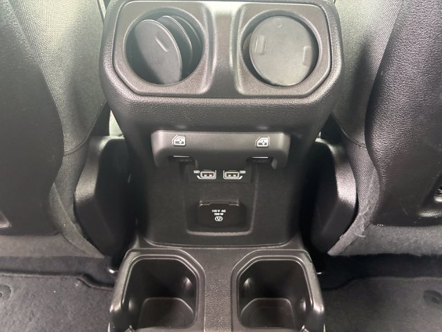 Used 2025 Jeep Wrangler Unlimited Rubicon w/ Convenience Group AWD/4WD image 14