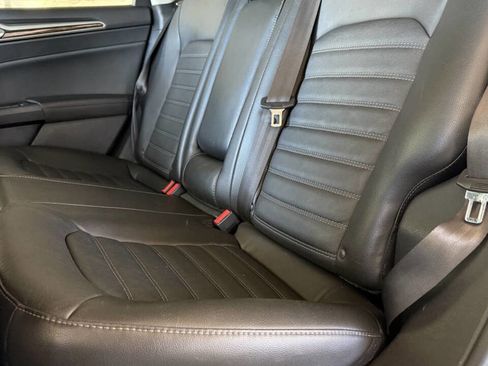 Used 2014 Ford Fusion SE w/ Equipment Group 502A image 16