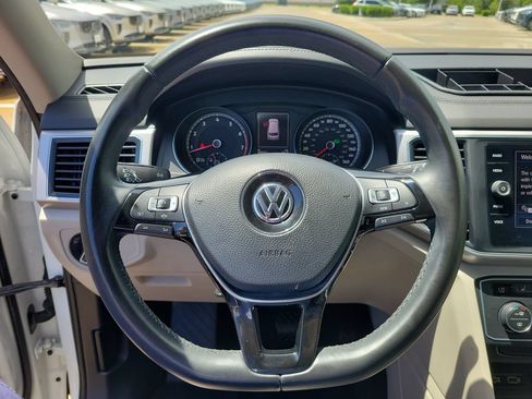 Used 2019 Volkswagen Atlas SE FWD image 25