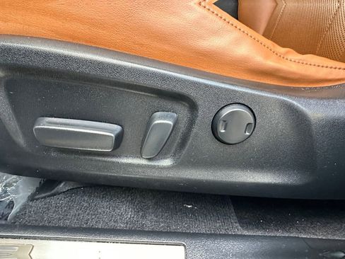 Used 2021 Lexus RX 350L Premium w/ Premium Package image 10