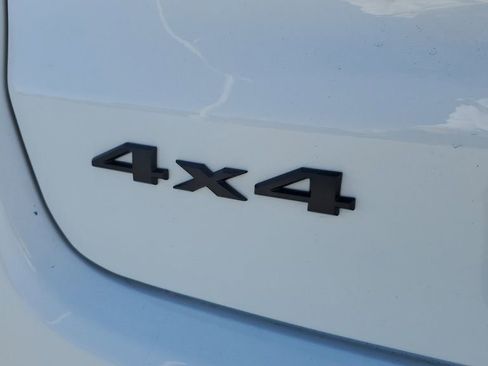 New 2026 Jeep Compass Latitude image 9