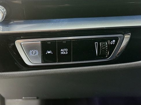 Used 2024 Cadillac Lyriq Luxury image 11