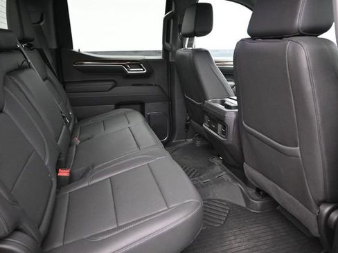 Used 2024 Chevrolet Silverado 1500 LT Trail Boss w/ LT Trail Boss Premium Package AWD/4WD image 18