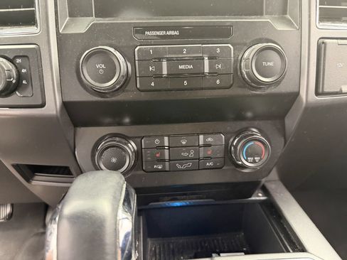 Used 2019 Ford F150 XLT w/ Equipment Group 302A Luxury AWD/4WD image 29