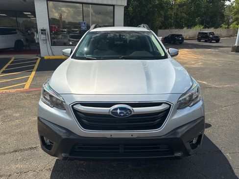 Used 2022 Subaru Outback Premium image 3