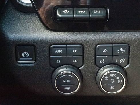 Certified 2025 Chevrolet Silverado 1500 High Country w/ Technology Package image 19