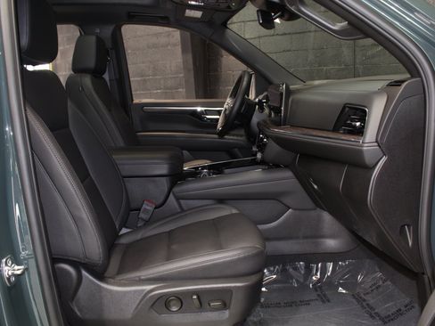 Used 2025 Chevrolet Tahoe Z71 w/ Z71 Off-Road Package AWD/4WD image 53