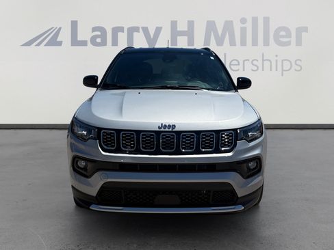 Certified 2025 Jeep Compass Limited AWD/4WD image 8